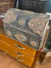 Cofanetto porta gioielli mai usato