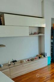 Divano armadio parete attrezzata