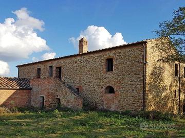 Rustico / Casale di 600 m² con box auto a Torrita 