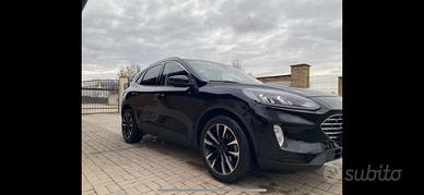 Splendida Ford Kuga automatica