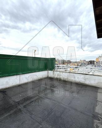 Elegante Attico Trilocale con Terrazzo Privato in