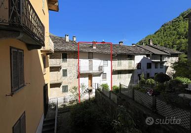 CASA DI CORTE A ROSAZZA