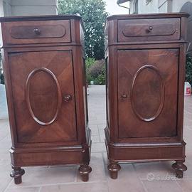 Coppia comodini stile Umbertino