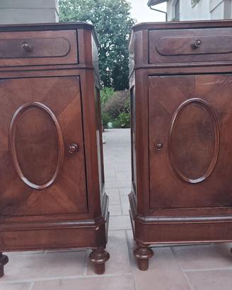 Coppia comodini stile Umbertino