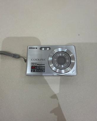 Nikon coolpix s200