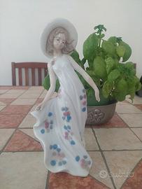 Statuina  Royal class