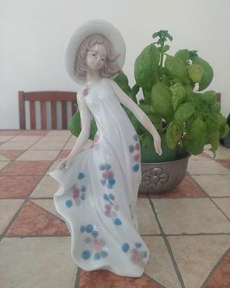 Statuina  Royal class