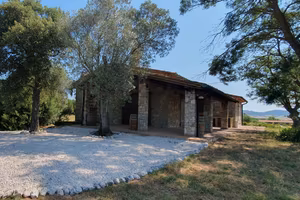 Casale in pietra vicino alle terme di saturnia