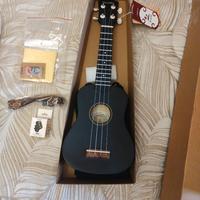 UKULELE 