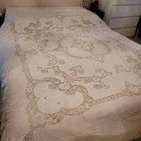 Copriletto in lino e ricambi uncinetto