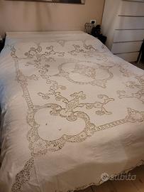 Copriletto in lino e ricambi uncinetto