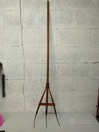 Forcone in legno per fienile  assalto ai forni ecc