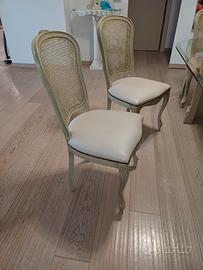 sedie classiche in legno e pelle panna