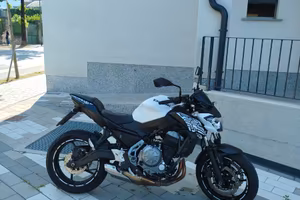 Kawasaki Z 650 depotenziata 35 kw