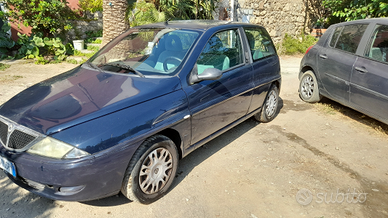 Lancia y elefantino blu