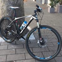 MTB CUBE 29’’ Carbon