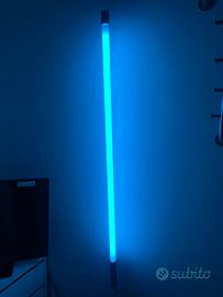 Lampada tipo neon blu