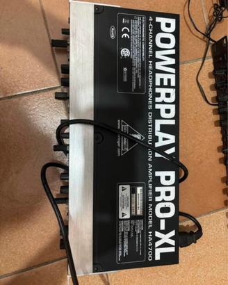 AMPLIFICATORE BEHRINGER