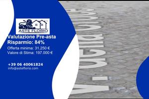 Immobile in asta di 306 m² con più di 5 locali a M