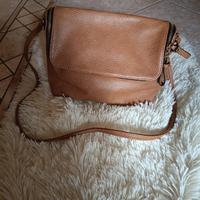 Borsa da donna a tracolla marrone con cerniera 