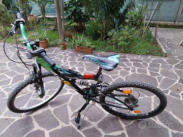 bicicletta mountain bike