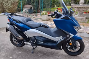 Tmax 530 dx come nuovo