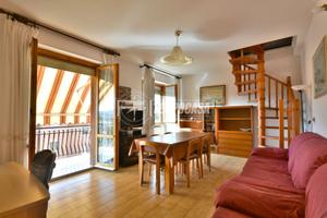 Tempocasa propone appartamento con garage e mansar