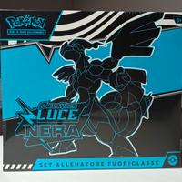 Pokemon GCC Set Allenatore Fuoriclasse Luce Nera