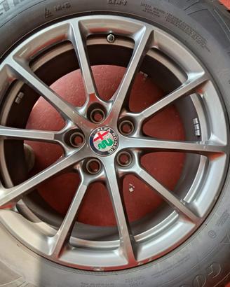 Cerchi e gomme Alfa Stelvio da 17
