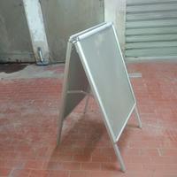 cartellone pubblicitario