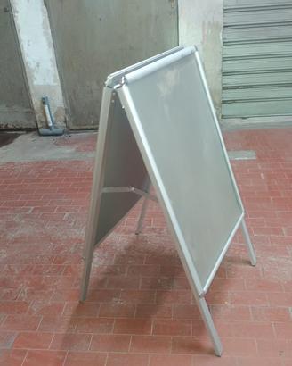 cartellone pubblicitario