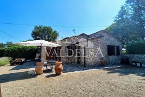 Rustico / Casale di 120 m² con più di 5 locali e p