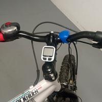 bicicletta mountain-bike con cambio