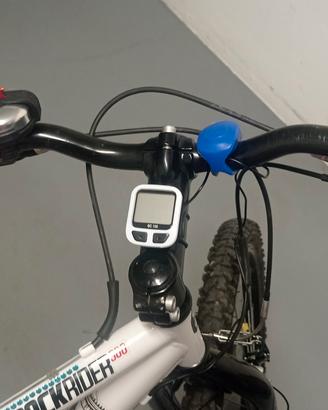 bicicletta mountain-bike con cambio