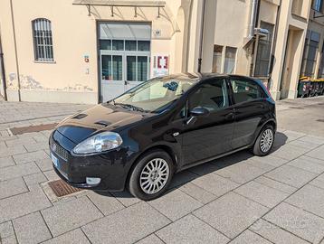 Grande Punto 5p 1.4 GPL 77cv solo 15.800 km unico
