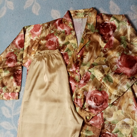 Completo notte in raso