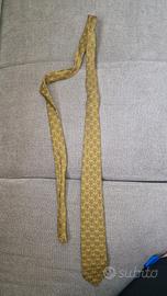 Cravatta vintage Pierre Cardin in seta