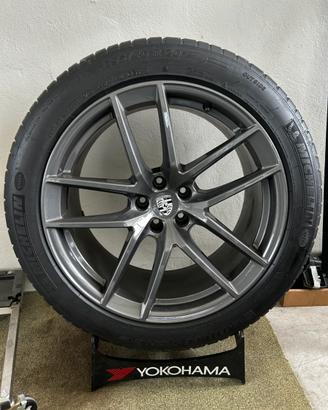 Treno Gomme Estive 20” al 80% marchiate Porsche