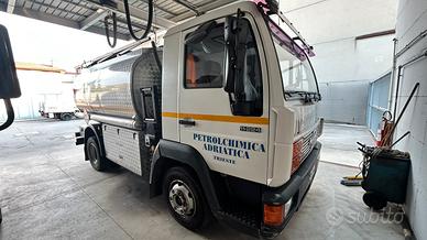 Autocarro con cisterna 80 e 120 qli
