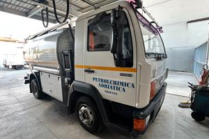 Autocarro con cisterna 80 e 120 qli