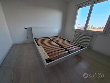 Letto matrimoniale con rete