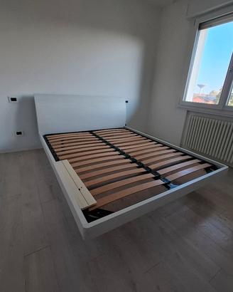 Letto matrimoniale con rete