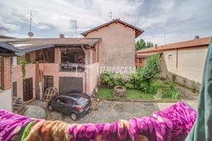 CORTILE CON 3 APPARTAMENTI, DUE BOX E GIARDINO PRI