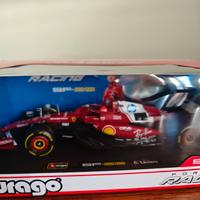Modellino Ferrari SF25 scala +Annuario+Cappellino 