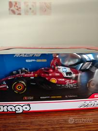 Modellino Ferrari SF25 scala +Annuario+Cappellino 