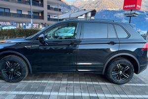 VW Tiguan R-Line