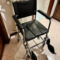 Sedia comoda con ruote girevoli