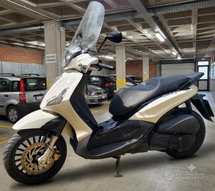 Beverly 300