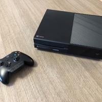 Console Xbox One con gamepad, giochi e accessori