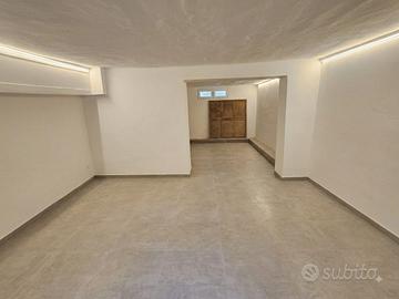Magazzino 45 mq in Via Giacomo Leopardi, 64